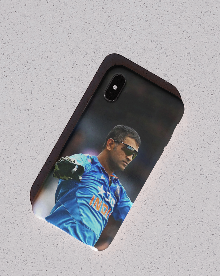 MS Dhoni with Sunglasess Case